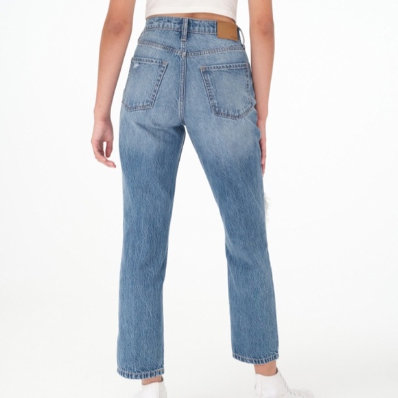 Aeropostale Mom Jeans High Waisted Destructed Medium Wash Tapered Size 10 - Picture 2 of 5